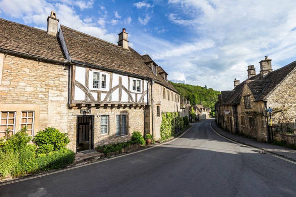 Hôtel The Old Court House à Castle Combe Extérieur photo